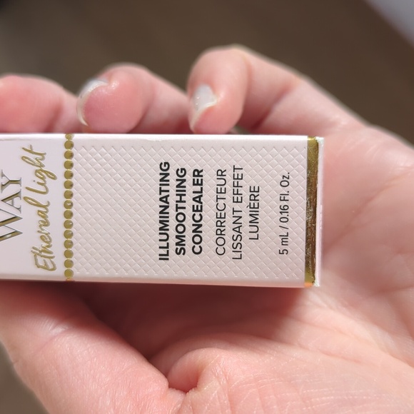 Brand new Too Faced concealer - Picture 5 of 5